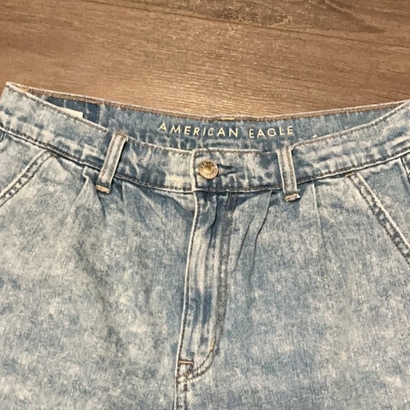 American Eagle | Mom Short - Blue Denim Shorts - 6 - Picture 2 of 5
